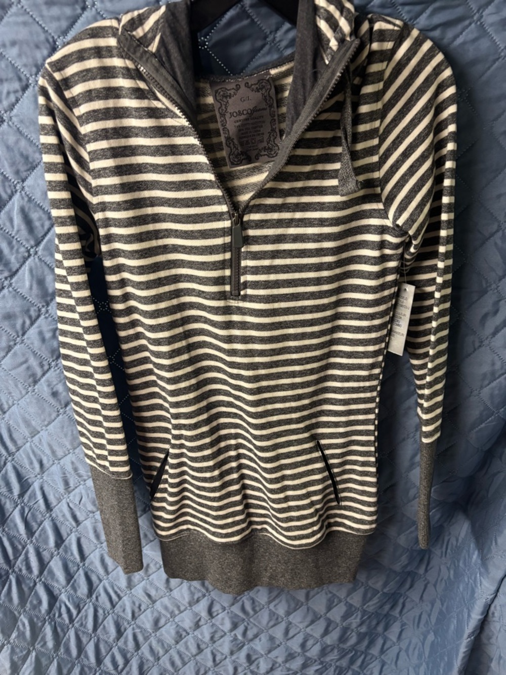 Striped Half-Zip Turtleneck Pullover - Gray & White